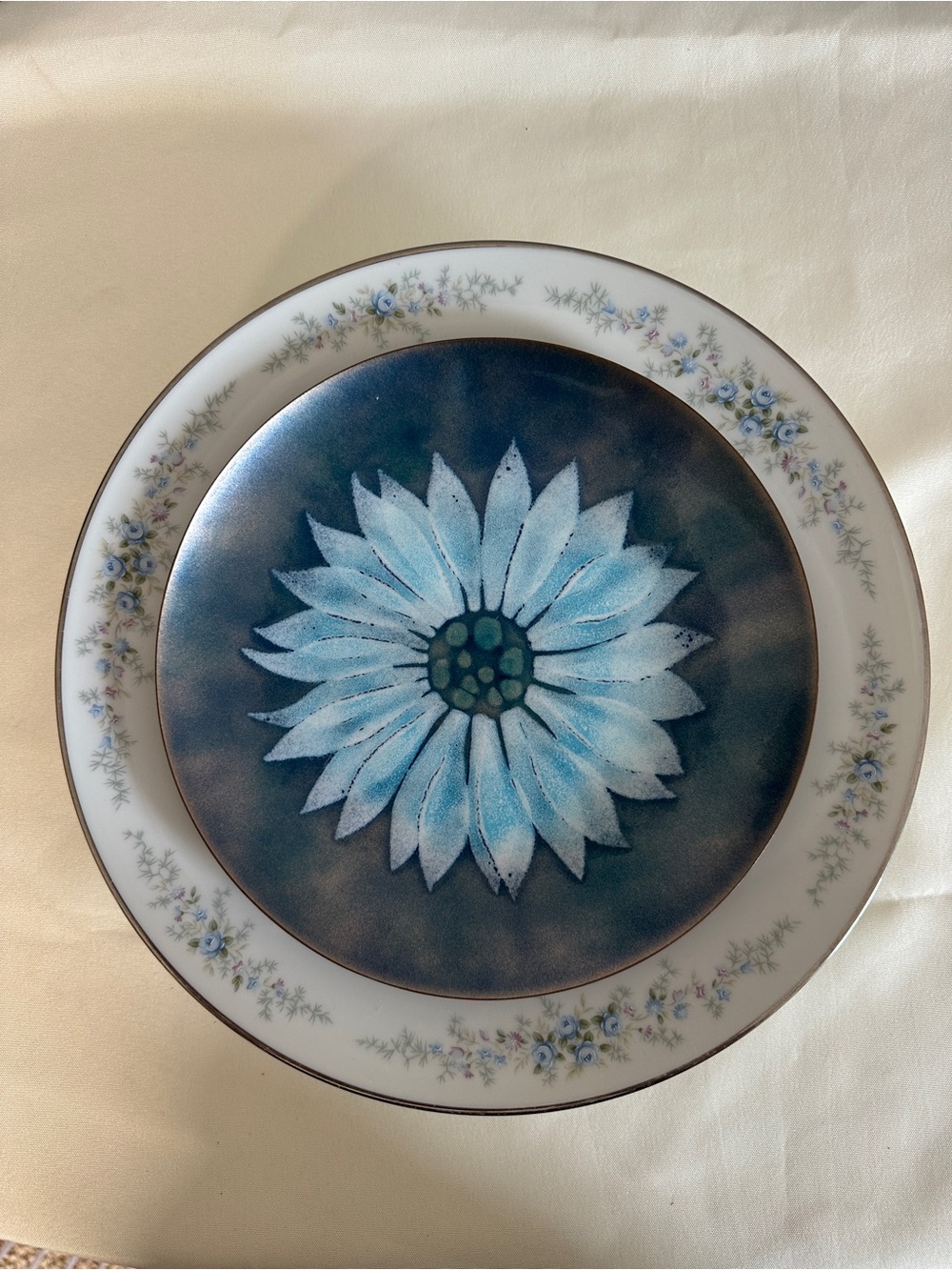 Glass Garden Flower Art Blue Floral China Plates With Blue Daisy Plate